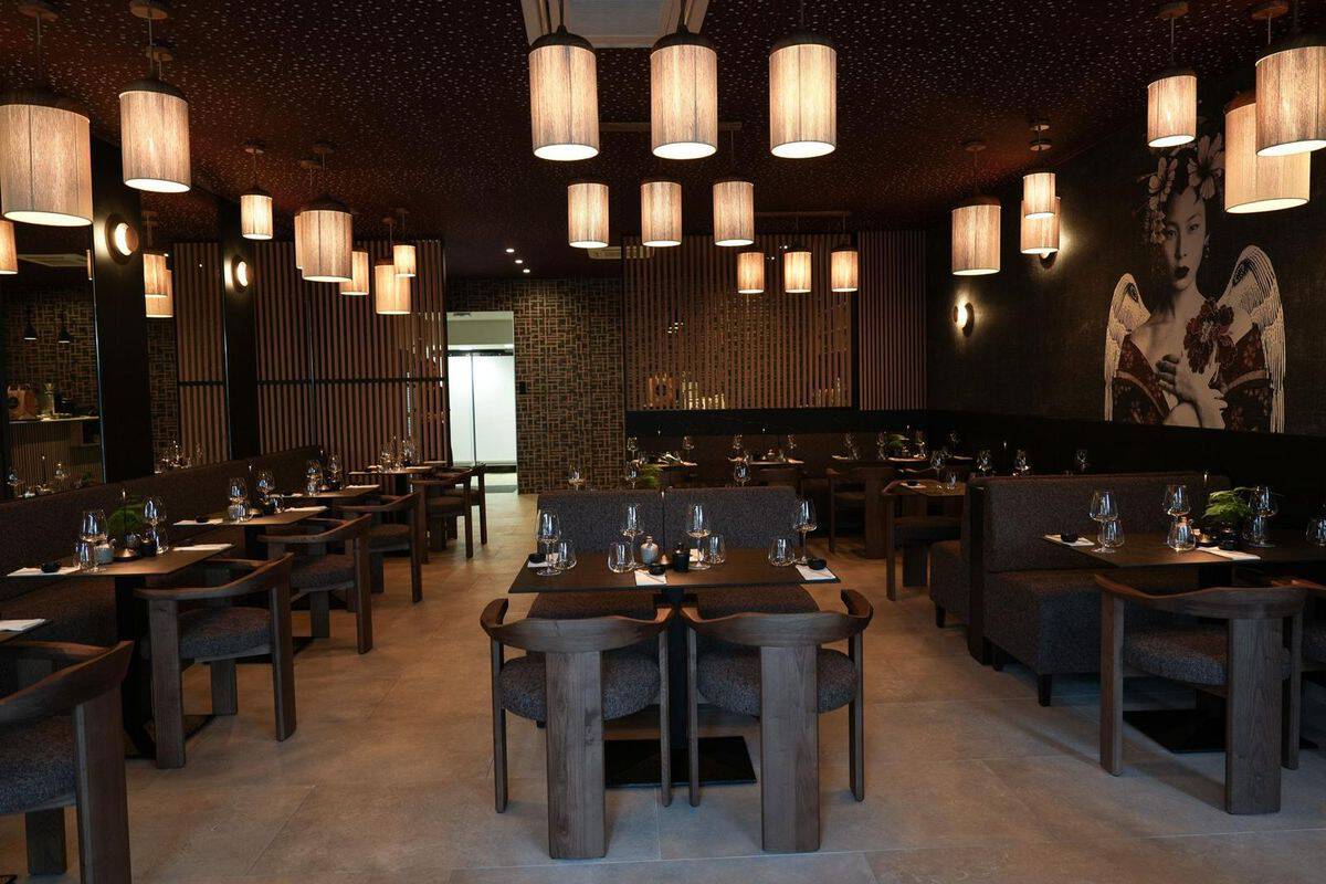 Salle UMAÏ et ses lanternes japonaises